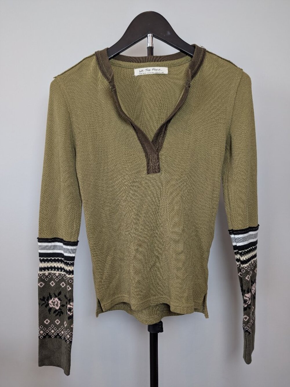 Free People Woman’s XS Mikah Layering Cuff Thermal Top Henley Neck Green Combo